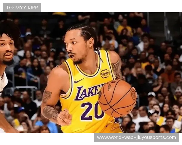 25分+5记三分！湖人奇兵大爆发，打败1.34亿后卫，小鬼当家太牛了，湖人队传奇